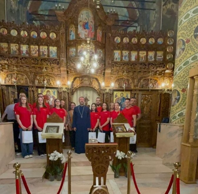 Sportivi din Lotul Olimpic de gimnastică la o biserică din Capitală 303333