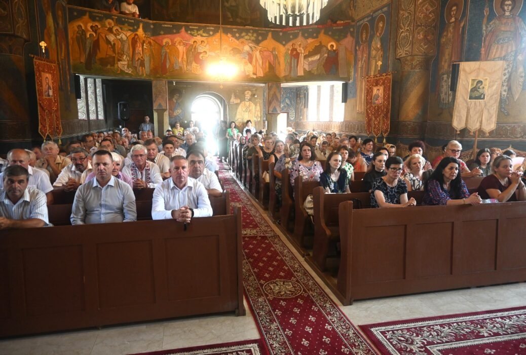 Binecuvântarea capelei mortuare din Parohia Nadiș, Sălaj 303375