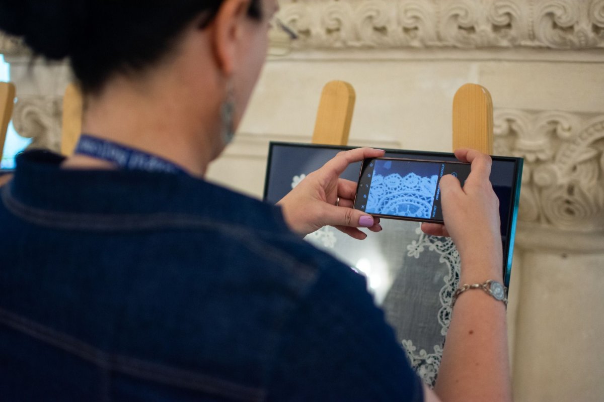 Fascinanta lume a dantelei 303359