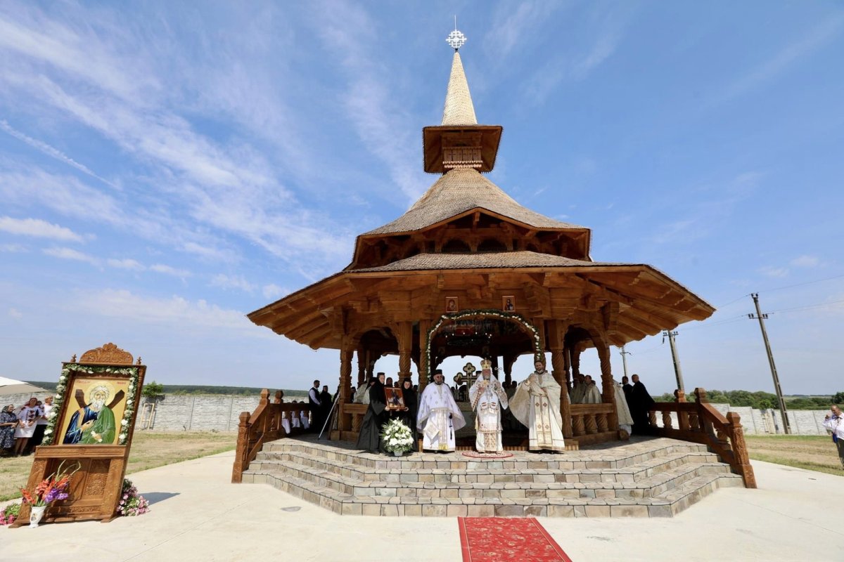 Sfințirea Altarului de vară la Mănăstirea Chilia, Satu Mare 303386