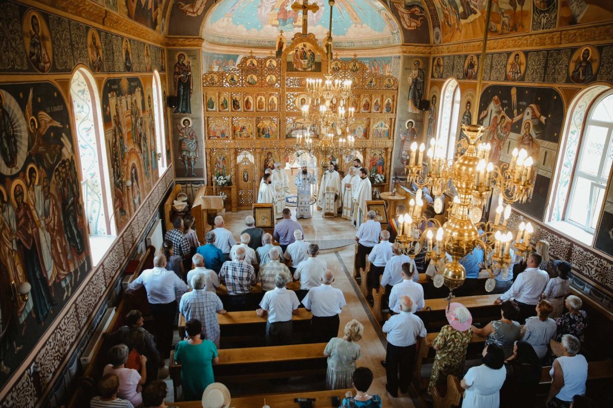 Binecuvântarea noii case parohiale din localitatea clujeană Mica 303473