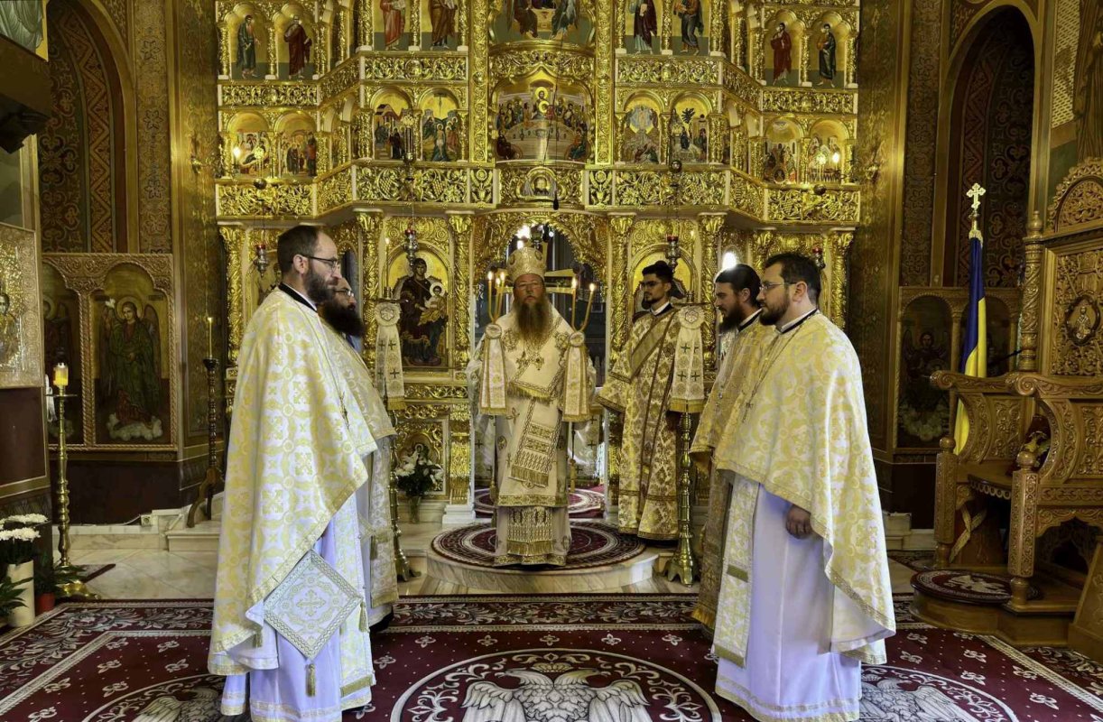 Slujire arhierească la Catedrala Episcopală din Miercurea Ciuc 303471