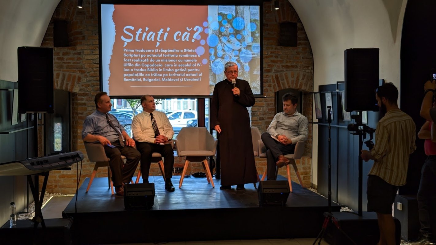 Sute de Biblii expuse la Timișoara 303485