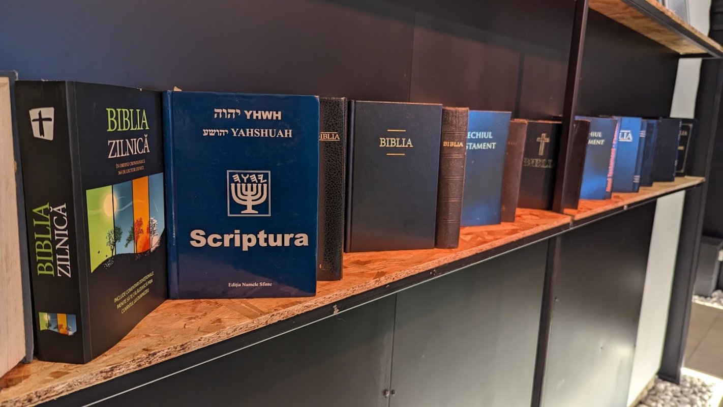 Sute de Biblii expuse la Timișoara 303487