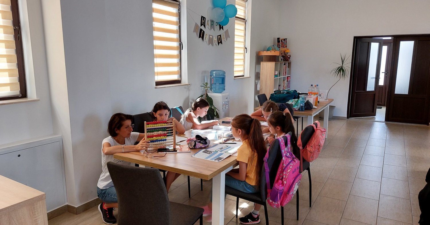 Cateheză, matematică, informatică și robotică în cadrul activităților cu tinerii la Parohia Deva IV 303560