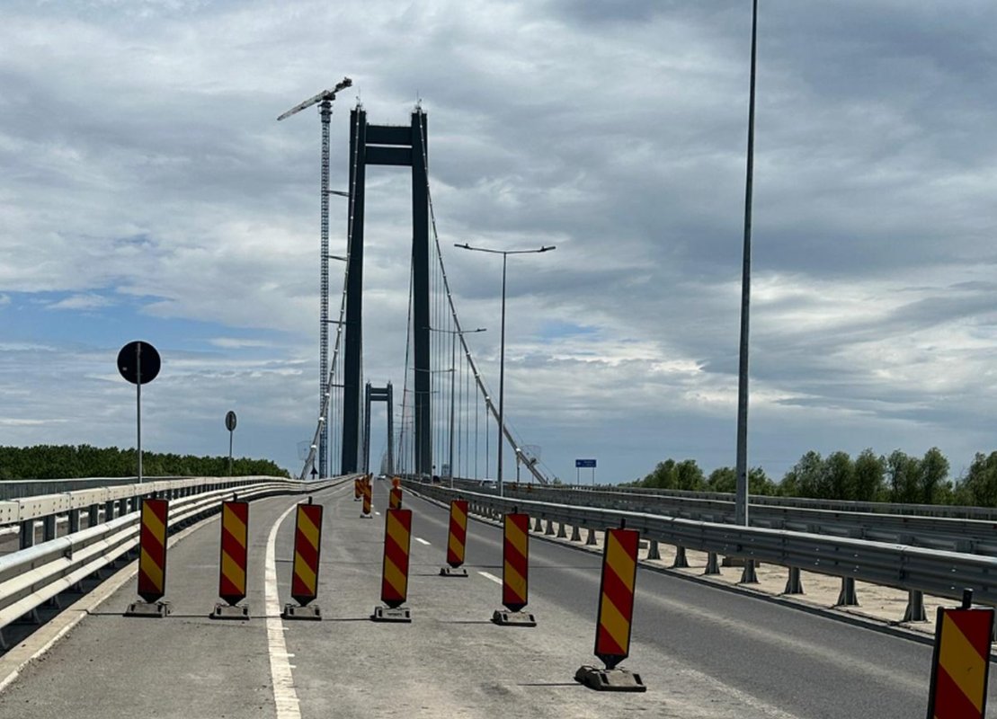 Lucrări pe podul de la Brăila 303543