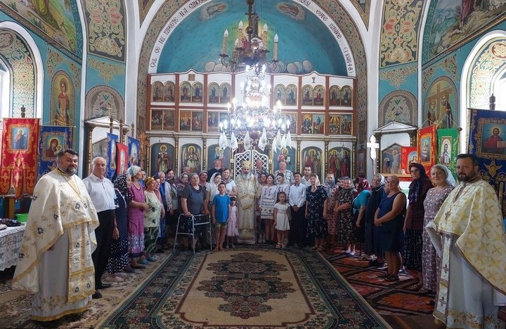 Slujbă arhierească în satul Dondușeni 303570