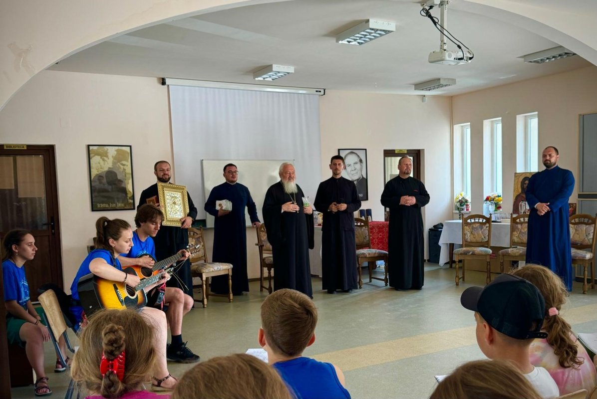 Binecuvântare arhierească pentru copii, în tabăra de vară a Protopopiatului Dej 303670