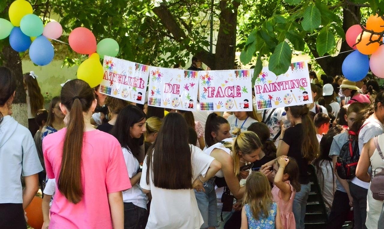 Pastorația partenerială cu tinerii din Episcopia Hușilor 303594