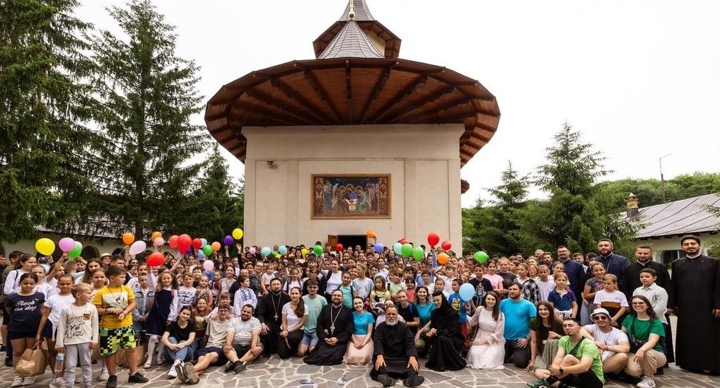 Pastorația partenerială cu tinerii din Episcopia Hușilor 303597