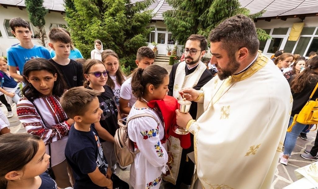 Pastorația partenerială cu tinerii din Episcopia Hușilor 303601