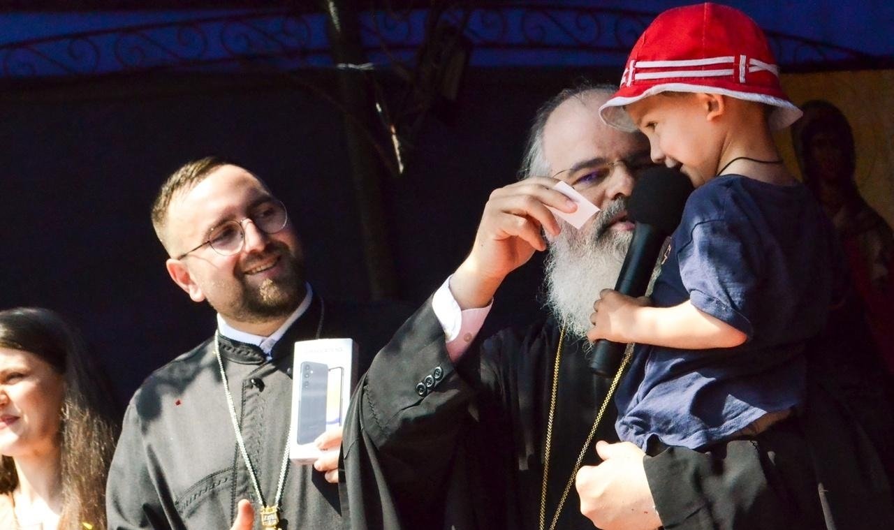 Pastorația partenerială cu tinerii din Episcopia Hușilor 303602