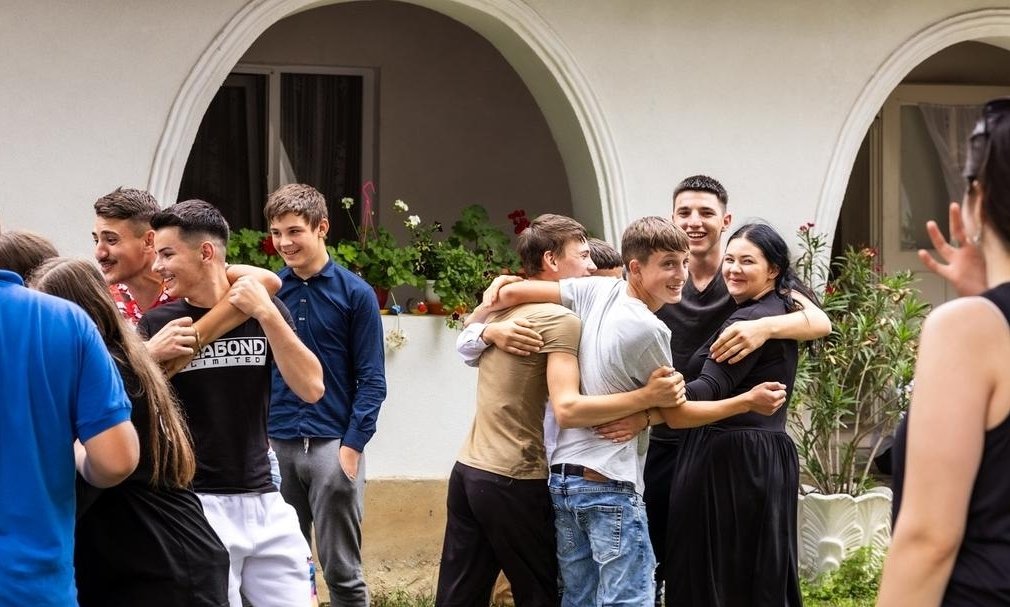 Pastorația partenerială cu tinerii din Episcopia Hușilor 303604