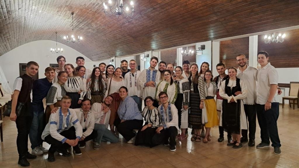 Tabăra „Tradiție și noutate” la Mănăstirea „Brâncoveanu” de la Sâmbăta de Sus 303677