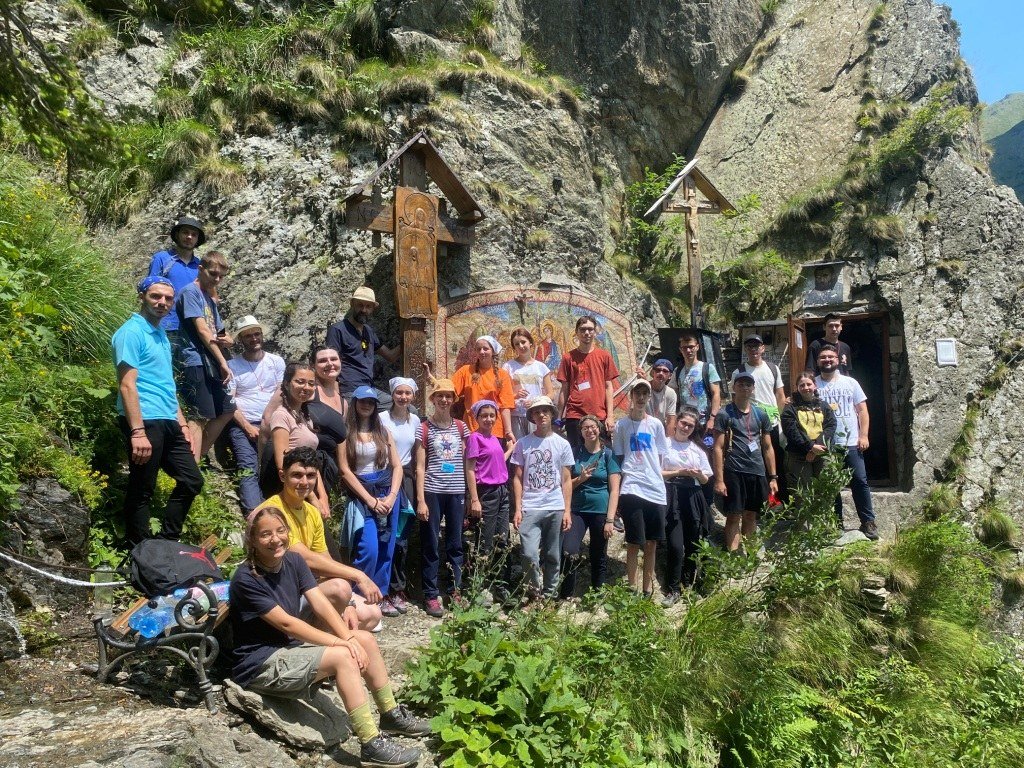 Tabăra „Tradiție și noutate” la Mănăstirea „Brâncoveanu” de la Sâmbăta de Sus 303678