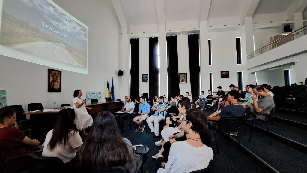 Tabăra „Tradiție și noutate” la Mănăstirea „Brâncoveanu” de la Sâmbăta de Sus 303683