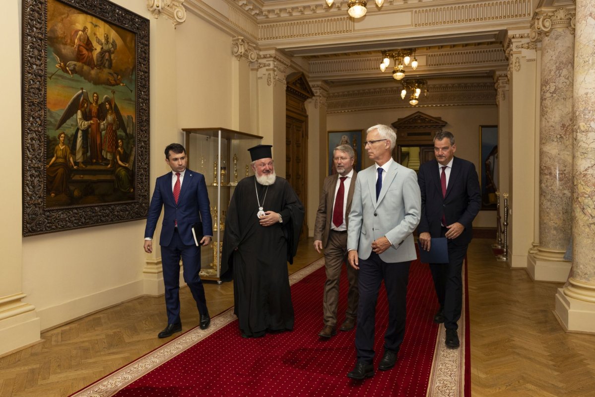 Secretarul de stat pentru Culte și Naționalități de la Budapesta în vizită la Patriarhia Română 303745