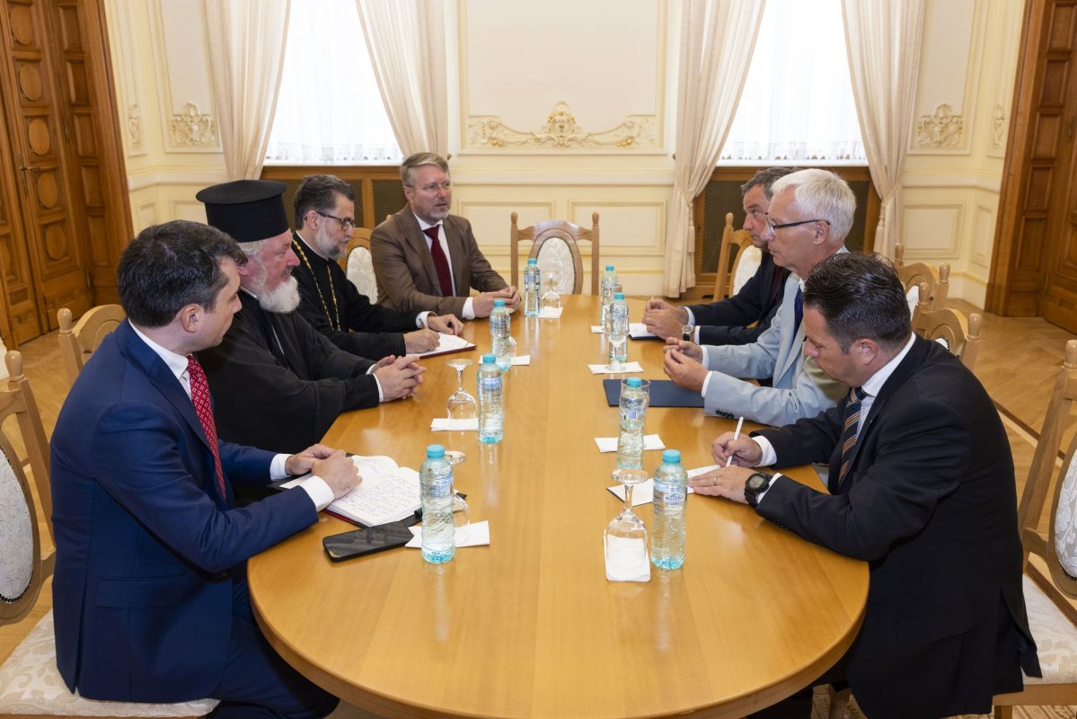 Secretarul de stat pentru Culte și Naționalități de la Budapesta în vizită la Patriarhia Română 303753