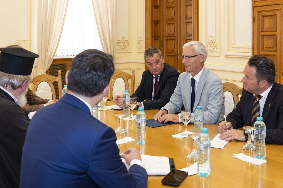 Secretarul de stat pentru Culte și Naționalități de la Budapesta în vizită la Patriarhia Română 303754