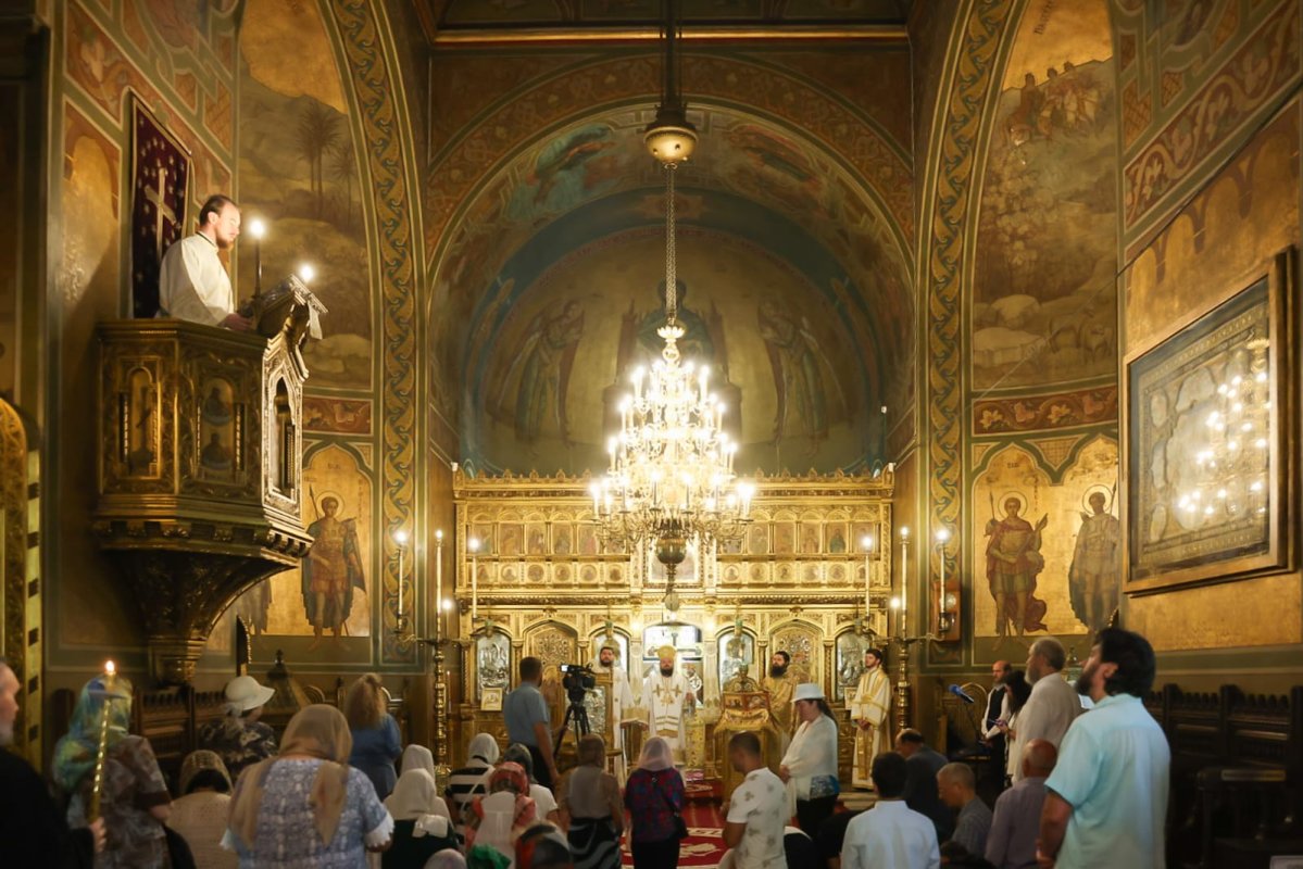 Popas duhovnicesc la mănăstirea prahoveană Sinaia 303778