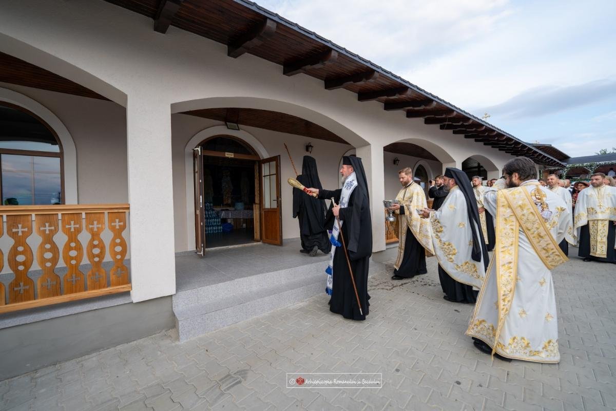 Binecuvântarea lucrărilor de reînnoire la Parohia Stănița 303759