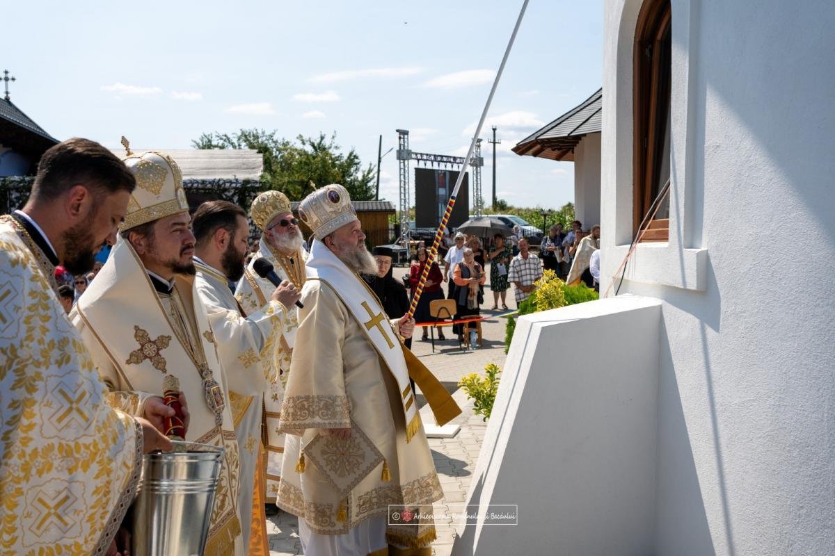Binecuvântarea lucrărilor de reînnoire la Parohia Stănița 303765