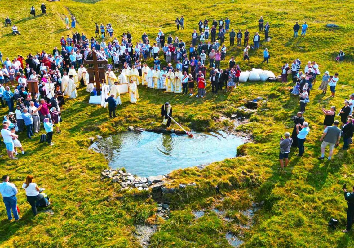 Procesiune spre înălțimi binecuvântate din Banatul Montan 303820