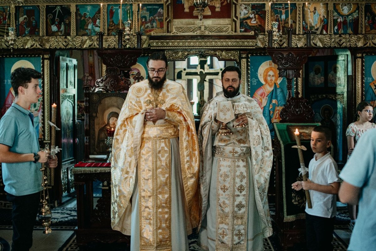 Proiectul „Liturghia copiilor” - pelerinaj pe meleaguri argeșene 303786