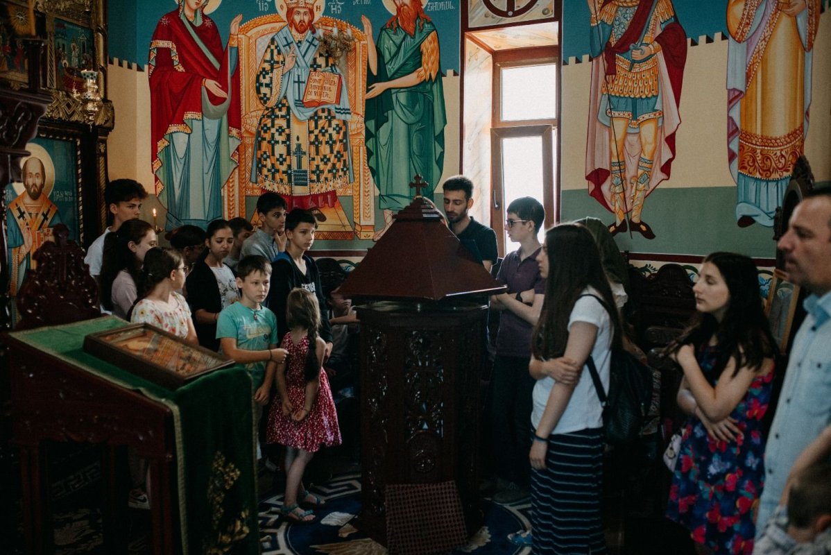 Proiectul „Liturghia copiilor” - pelerinaj pe meleaguri argeșene 303787