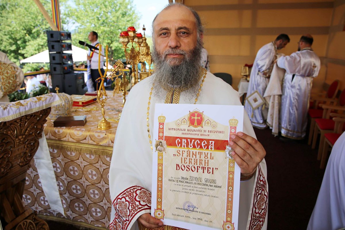 Sfințirea Paraclisului Schitului „Sfântul Mina” din Borlești 303961