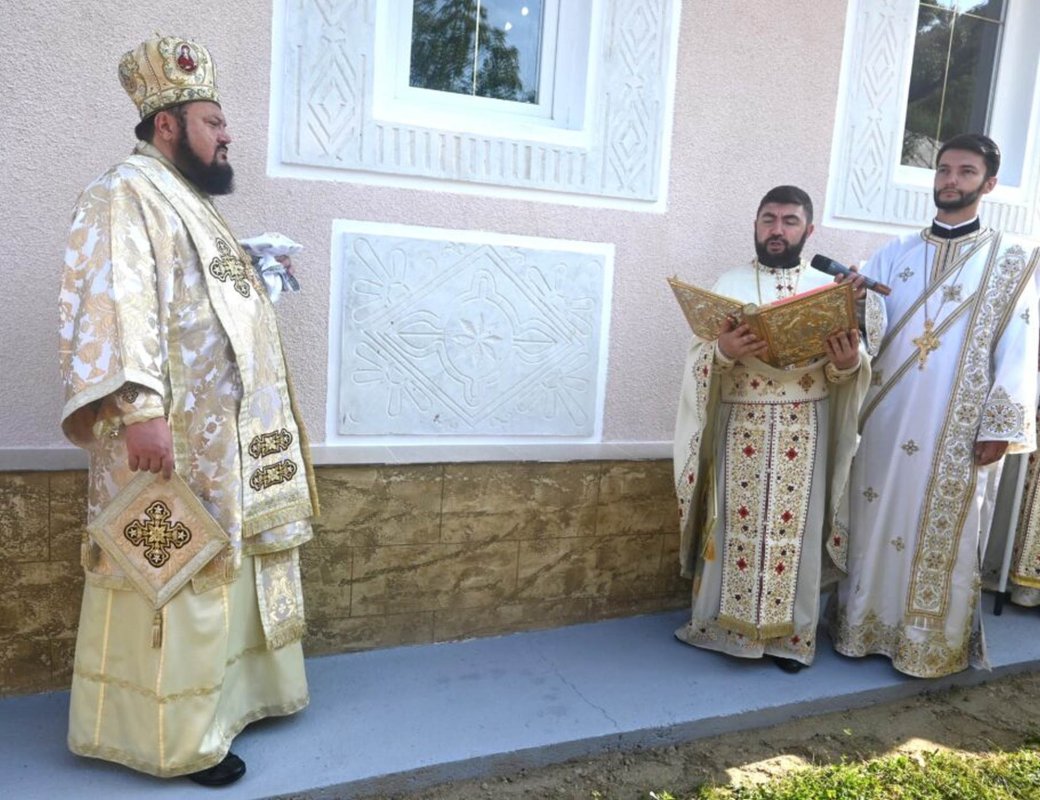 Slujbă de reîntemeiere a Sfintei Mese în filia Purcăreț, Sălaj 303944