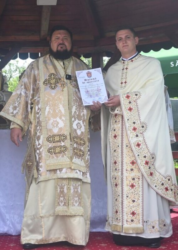 Slujbă de reîntemeiere a Sfintei Mese în filia Purcăreț, Sălaj 303945