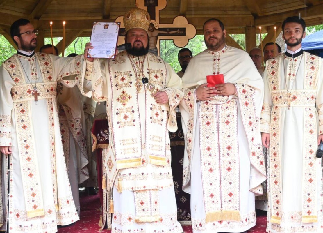 Slujbă de reîntemeiere a Sfintei Mese în filia Purcăreț, Sălaj 303948