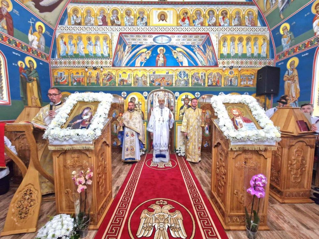 Târnosirea bisericii din filia Mămăligani 303951