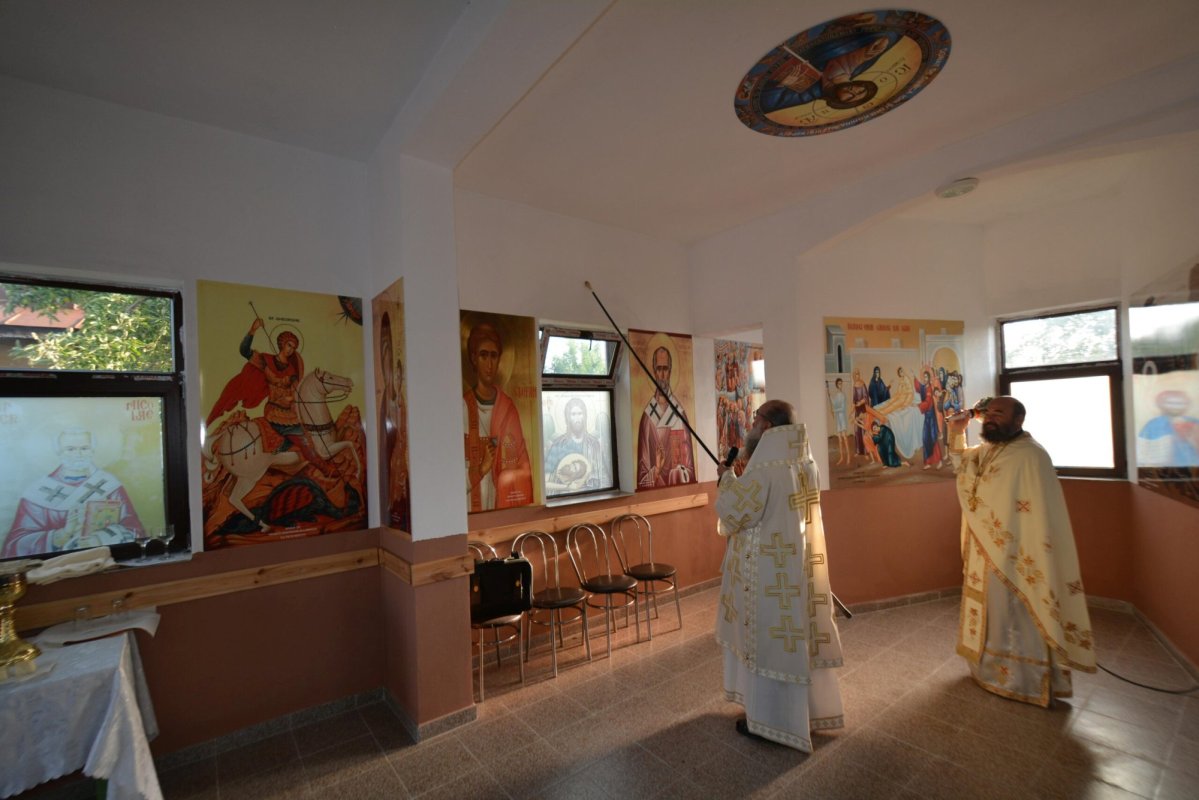 Două capele mortuare sfințite în județul Olt 304052