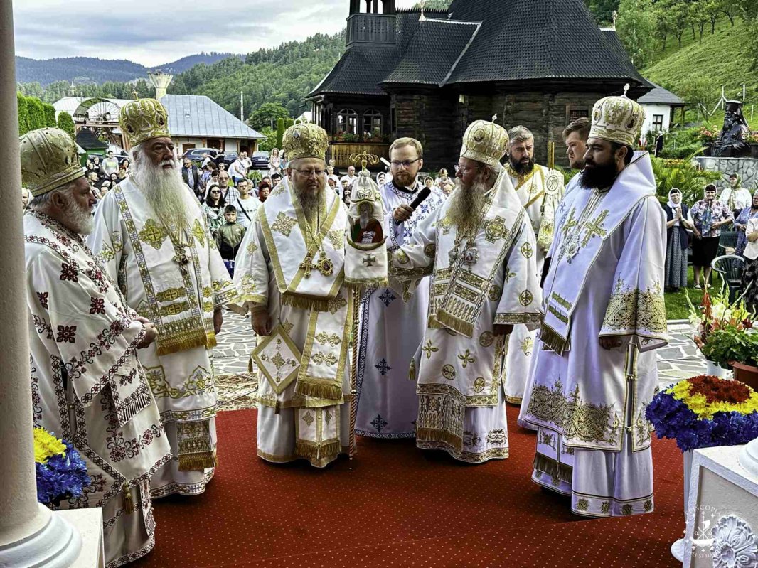 Sărbătoare la Mănăstirea „Sfântul Proroc Ilie Tesviteanul” din Toplița 304022