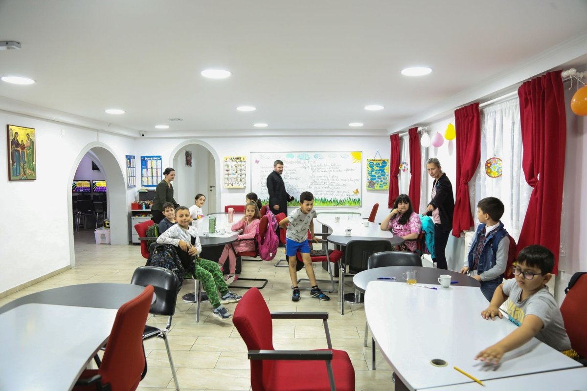 Sprijin pentru copiii aflaţi în situaţii dificile, la Deva 304072