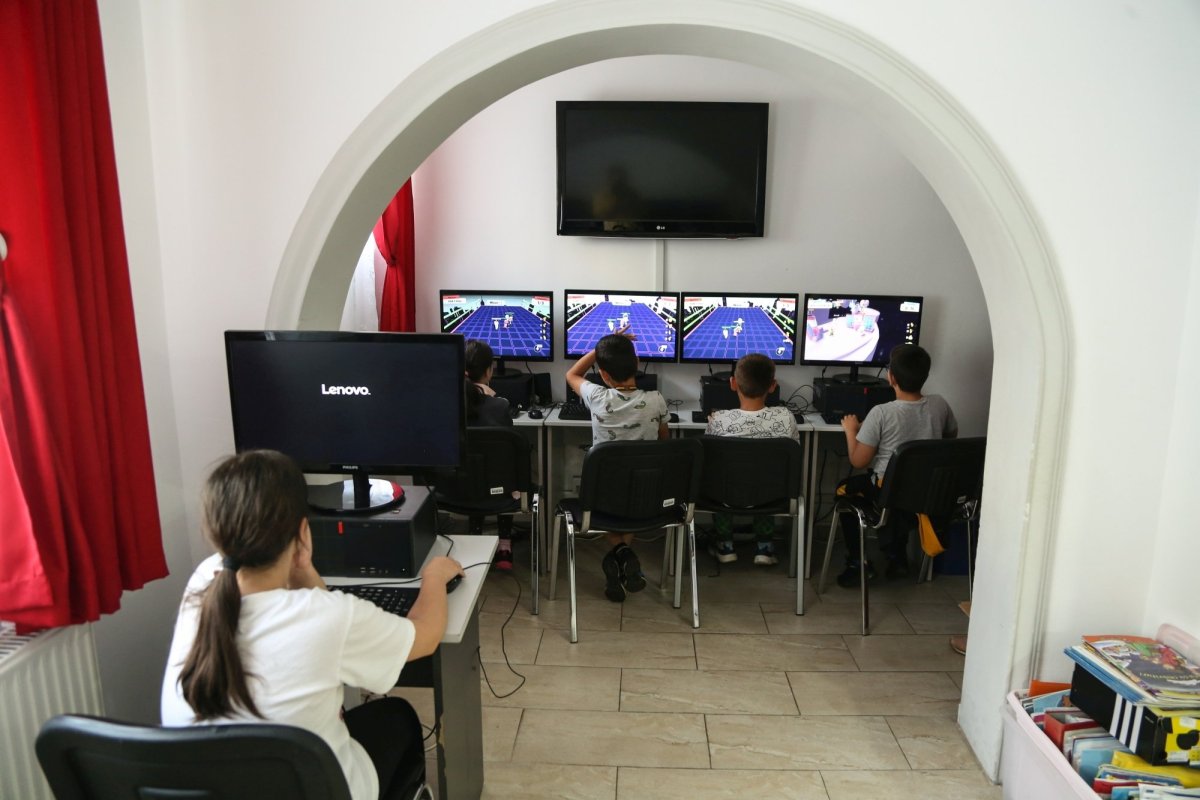 Sprijin pentru copiii aflaţi în situaţii dificile, la Deva 304073