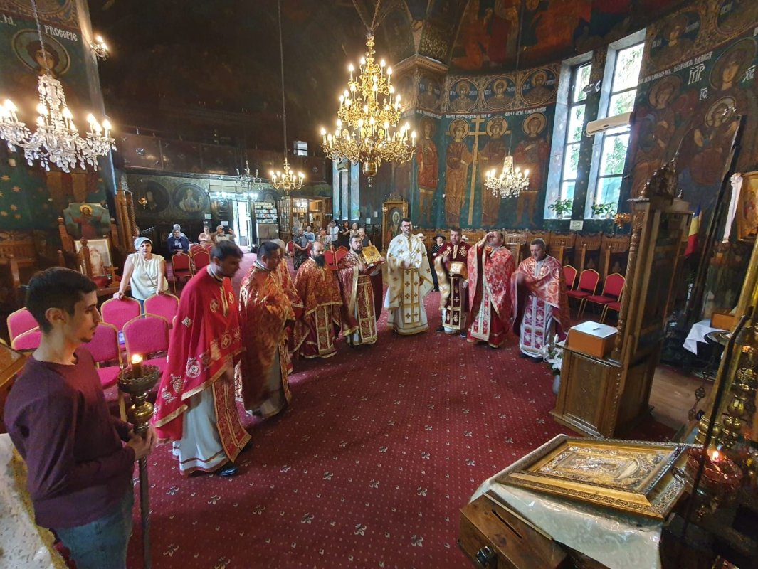 Cerc pastoral al preoților de caritate din municipiul Ploiești 304117