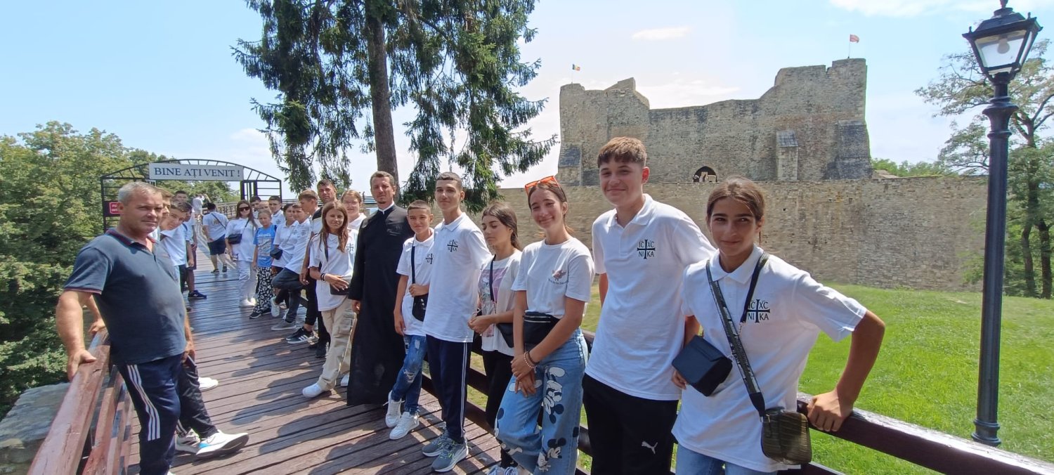 Proiect dedicat tinerilor într-o parohie brăileană 304132