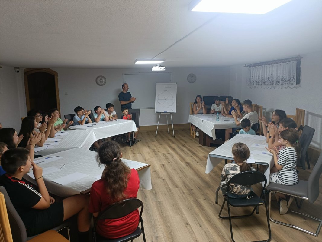 Tabără la Centrul „Sfânta Eugenia” de la Tărlungeni, judeţul Braşov 304101