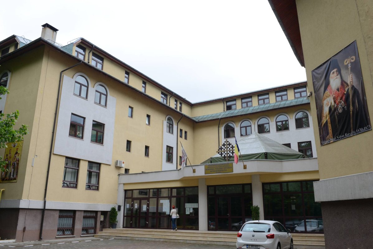 Admitere la Școala sanitară de la Seminarul Teologic Ortodox din București 304179