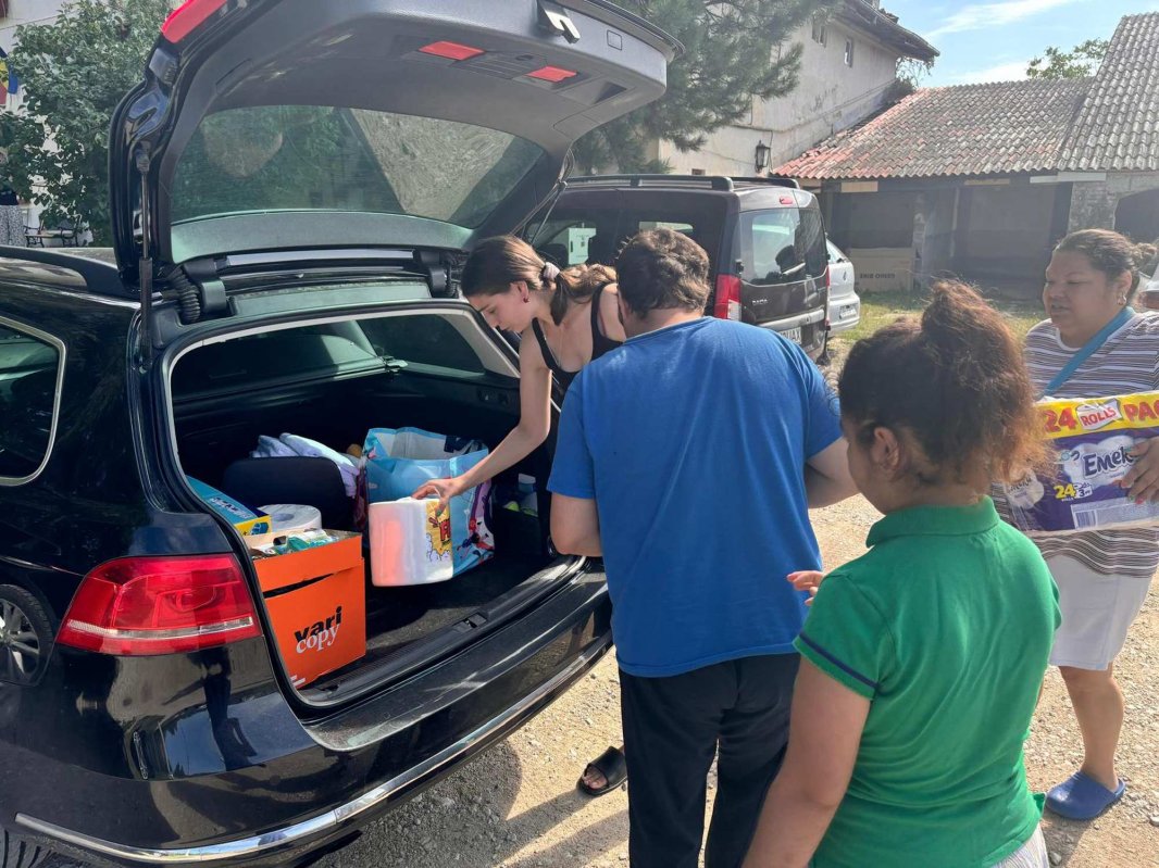 Instituții sociale ajutate de parohii din Dâmbovița  304181