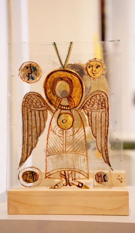 „Mă fascinează sticla deoarece este o materie vie”  303617