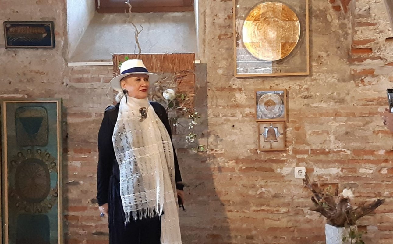 „Mă fascinează sticla deoarece este o materie vie”  303621