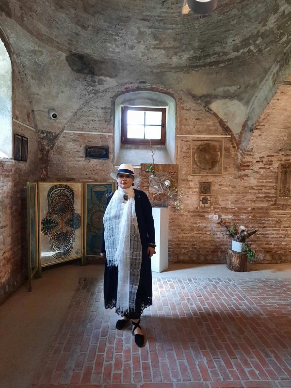 „Mă fascinează sticla deoarece este o materie vie”  303623