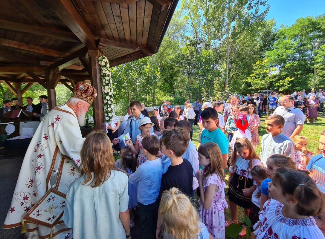 Hramul Mănăstirii „Sfântul Pantelimon” de la Dâncu 304405