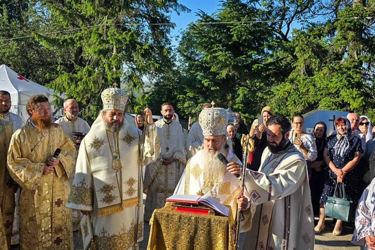 Resfințirea bisericii din Hudești, Botoșani 304413