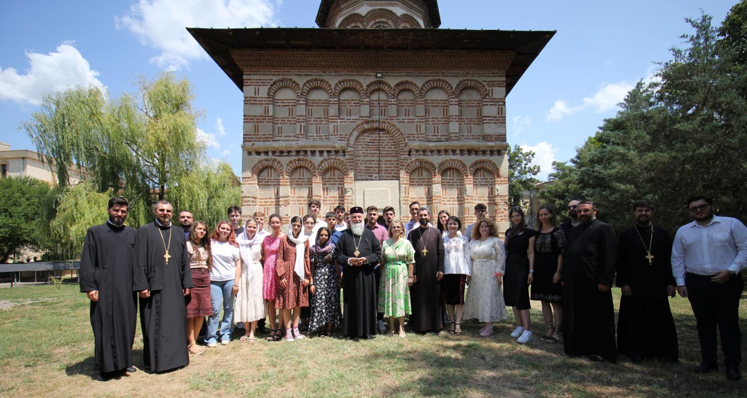 Tabără pentru tineret organizată de Arhiepiscopia Craiovei 304428