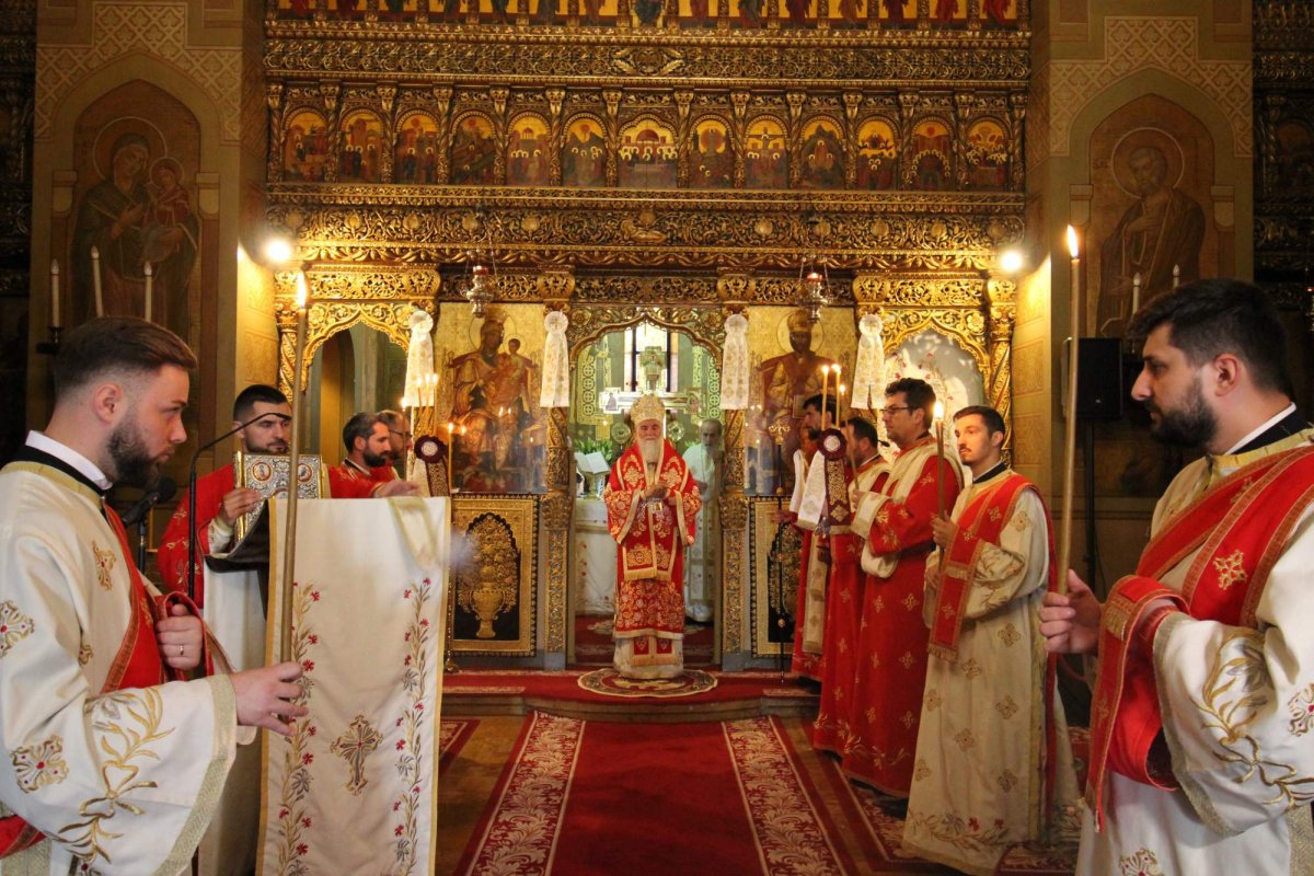 Mitropolitul Olteniei la 16 ani de la întronizare 304535